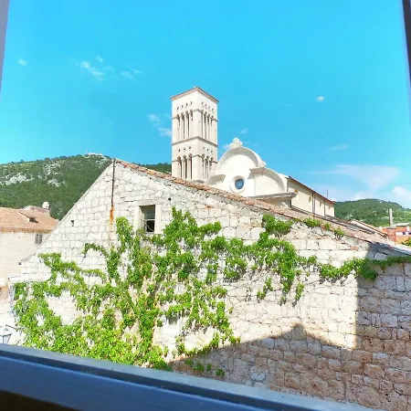 Apartment Historic Piazza House & Romantic Hidden Garden *