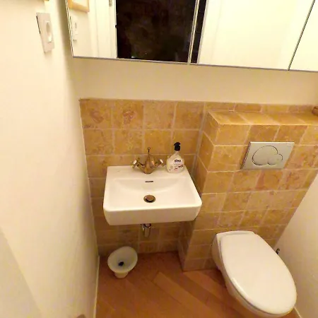 Historic Piazza House & Romantic Hidden Garden Hvar Town