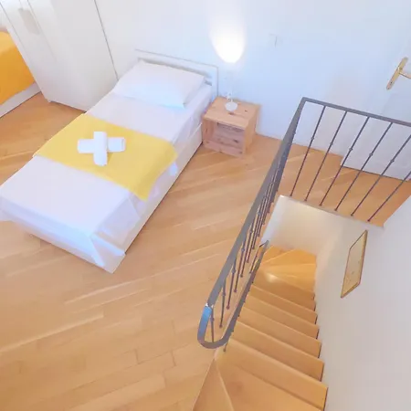 Apartment Historic Piazza House & Romantic Hidden Garden *