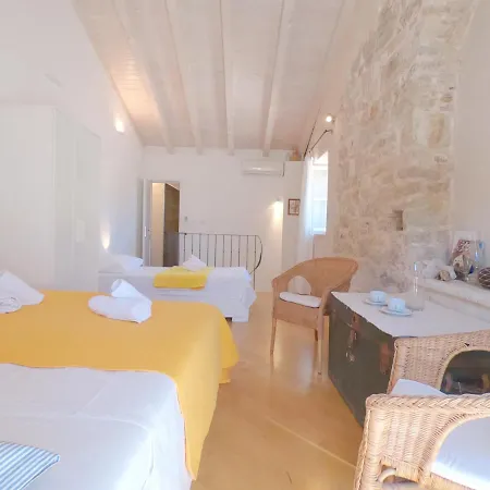 Historic Piazza House&romantic Hidden Garden Appartamento Hvar Town