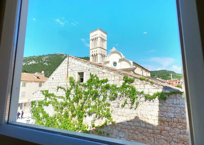 Apartment Historic Piazza House & Romantic Hidden Garden *